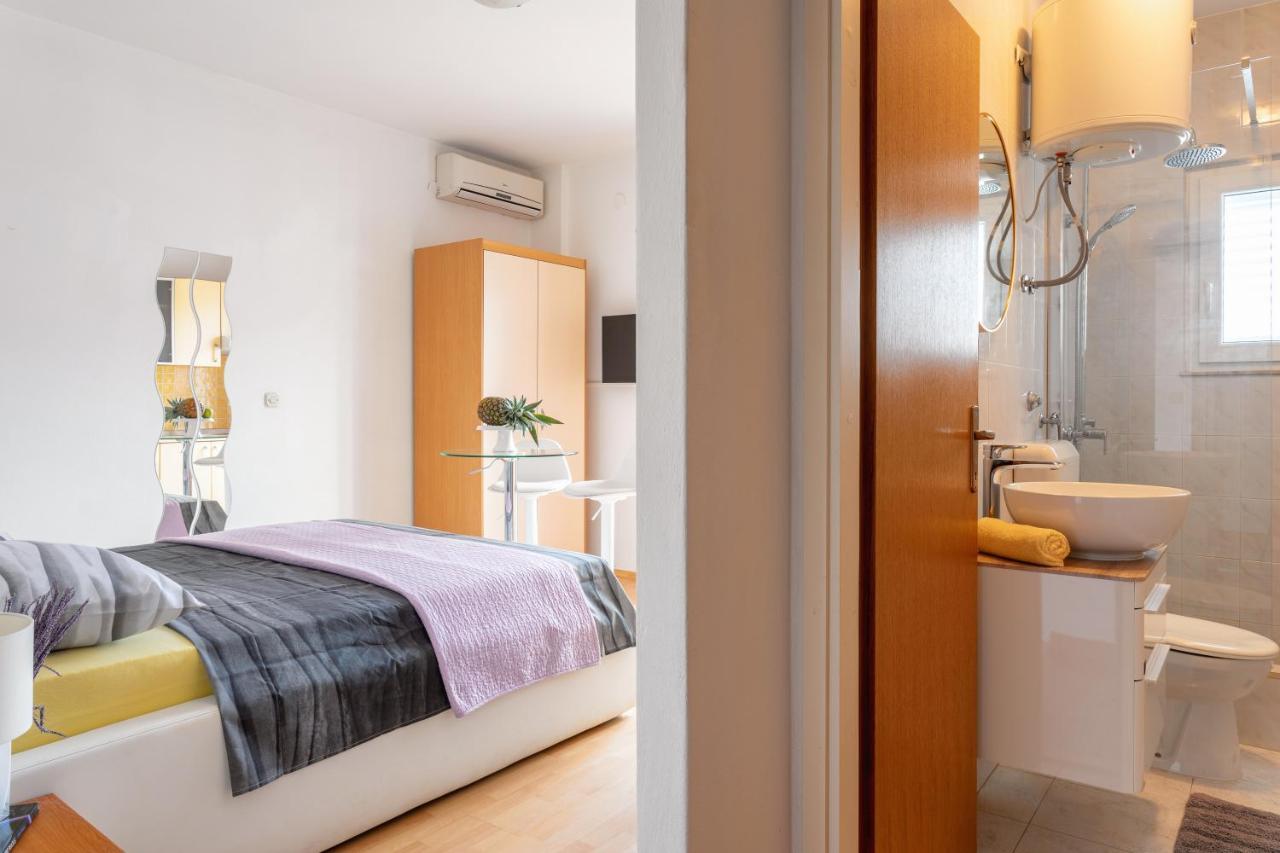 Apartments Dobrila Hvar Town Exterior photo