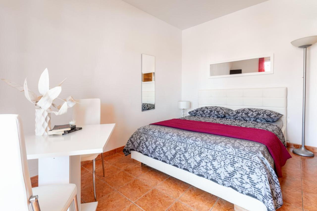 Apartments Dobrila Hvar Town Exterior photo