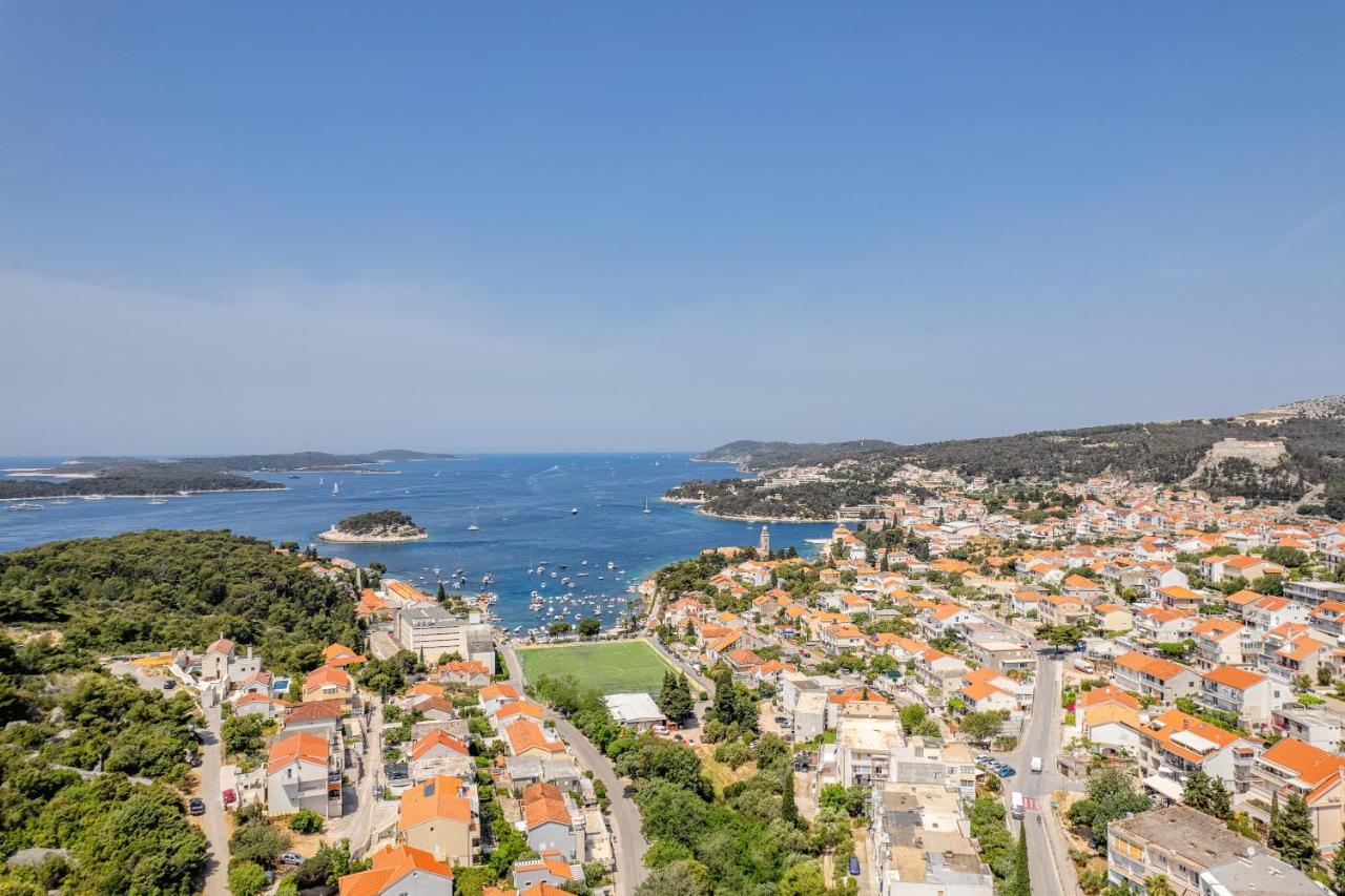 Apartments Dobrila Hvar Town Exterior photo